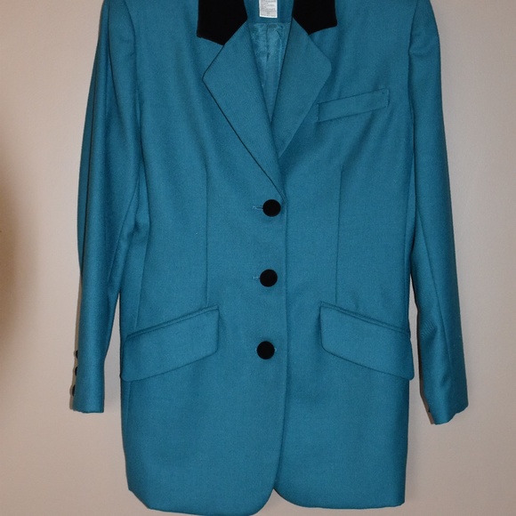 Ladies Dress Blazer ( Petite Sophisticate )  s. 6 - Picture 4 of 6